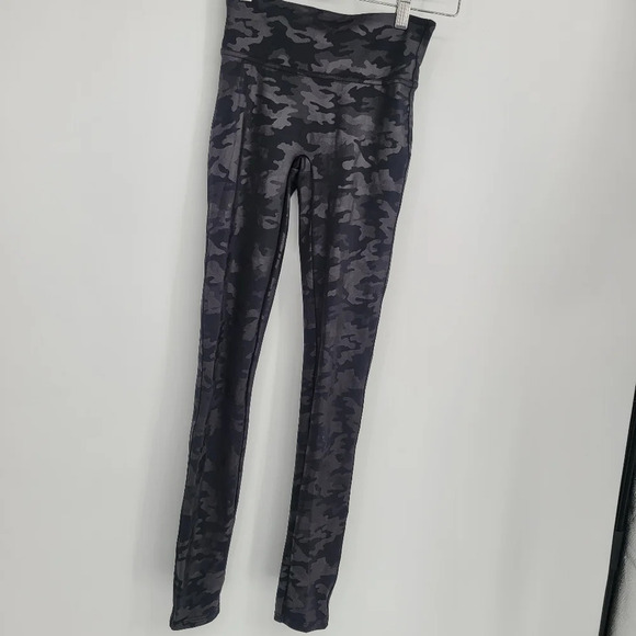 FAUX Leather black Camo Matte high waisted Leggings Blk size Xsmall - Picture 2 of 8
